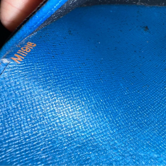 Louis Vuitton Epi Authentic wallet Eclectic Blue GUC - Picture 13 of 15